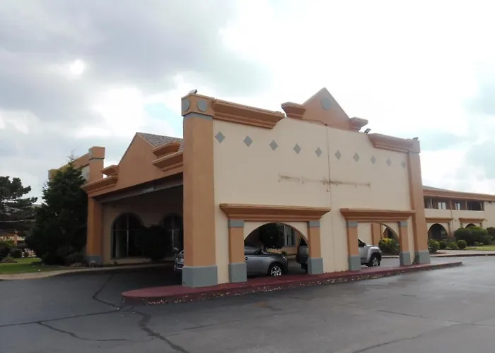 Red Roof Inn & Suites Oklahoma City Southwest