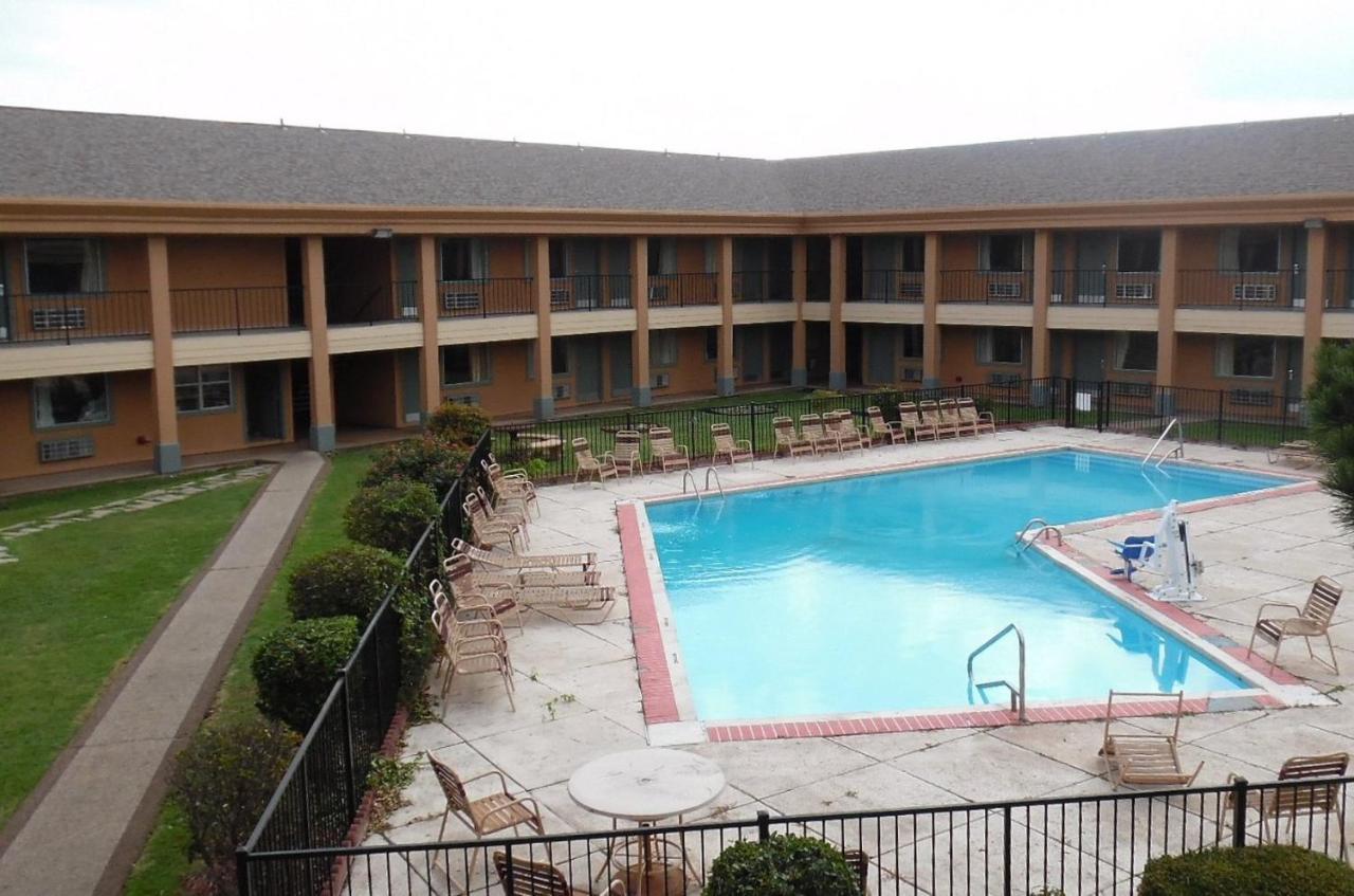 Hotel Red Roof & Southwest Oklahoma City