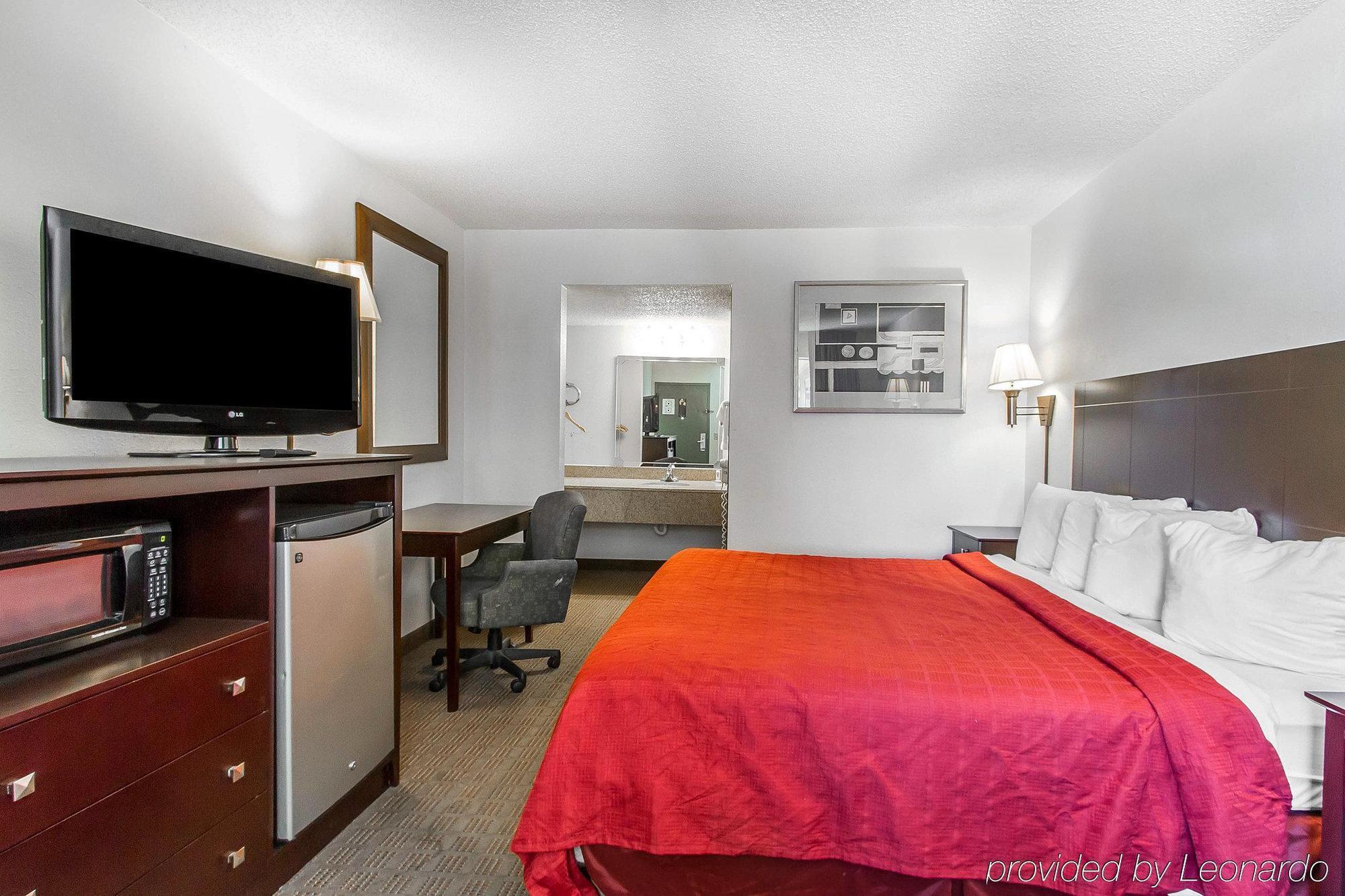 Hotel Red Roof & Southwest Oklahoma City