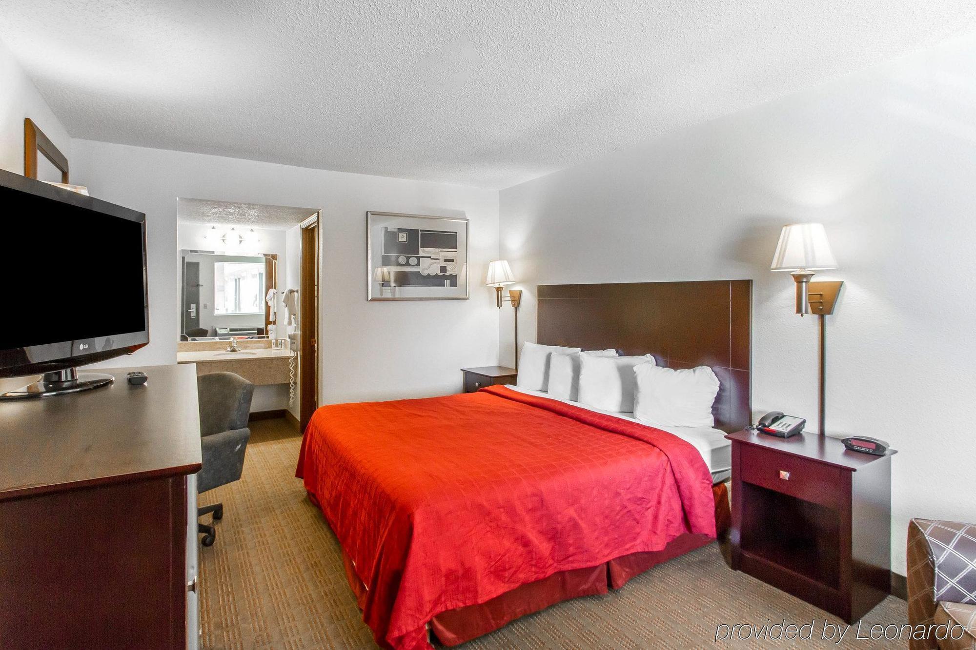 Hotel Red Roof & Southwest 2*