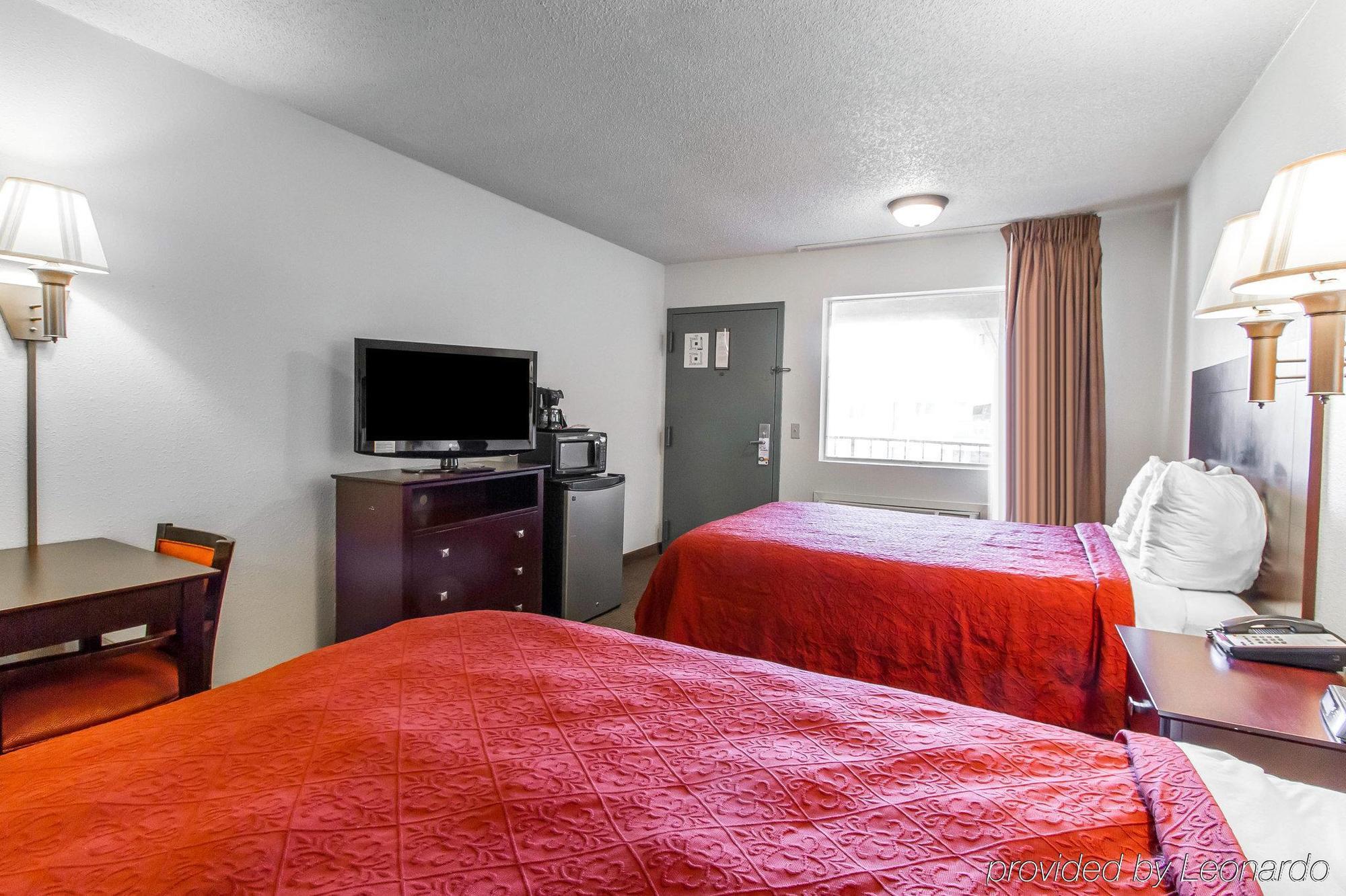 Hotel Red Roof & Southwest Oklahoma City