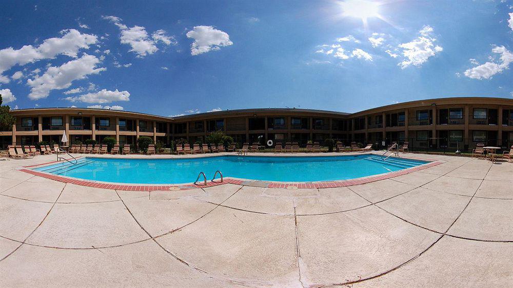 Red Roof & Southwest Hotel 2*